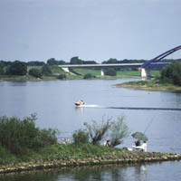 An der Elbbrücke bei Dömitz